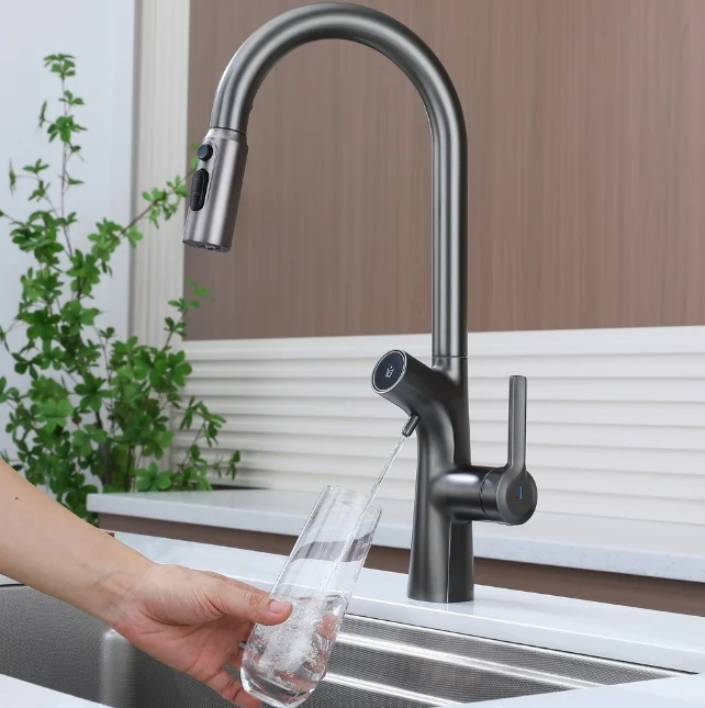 Zinc Alloy Deck-Mounted Pull-Out Kitchen Faucet