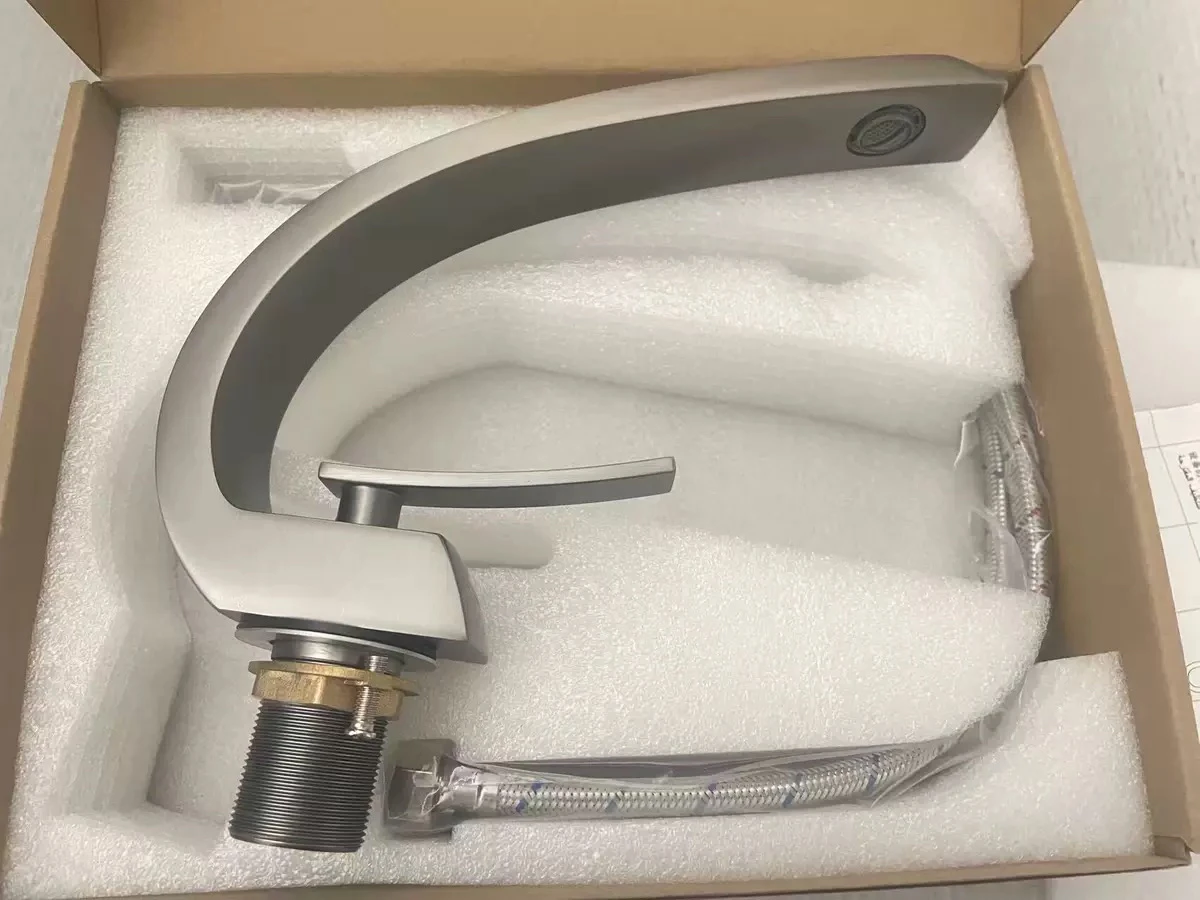 Chrome Deck-Mounted Single-Hole Bathroom Sink Faucet