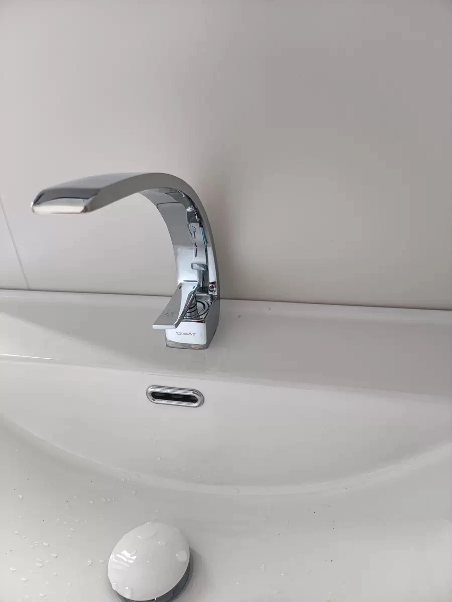 Chrome Deck-Mounted Single-Hole Bathroom Sink Faucet