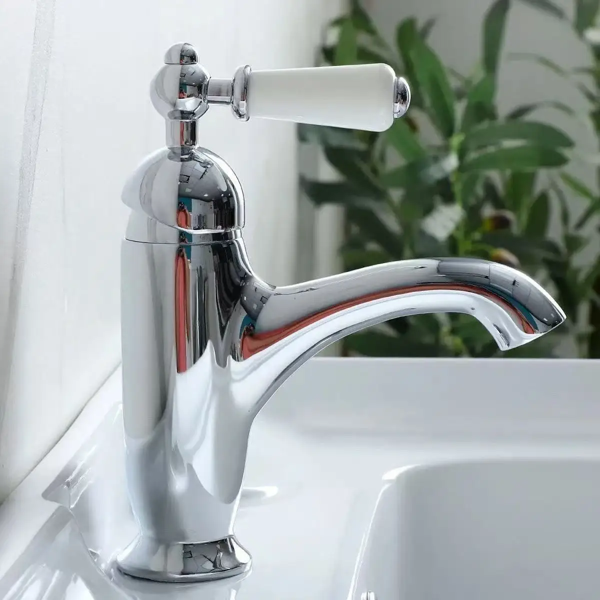 Stainless Steel Single-Handle Single-Hole Bathroom Sink Faucet